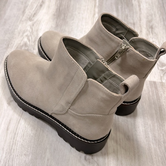 Nordstrom Miller 2 Water Resistant Suede Leather Chelsea Lug Boot / Beige-Taupe - Picture 5 of 10